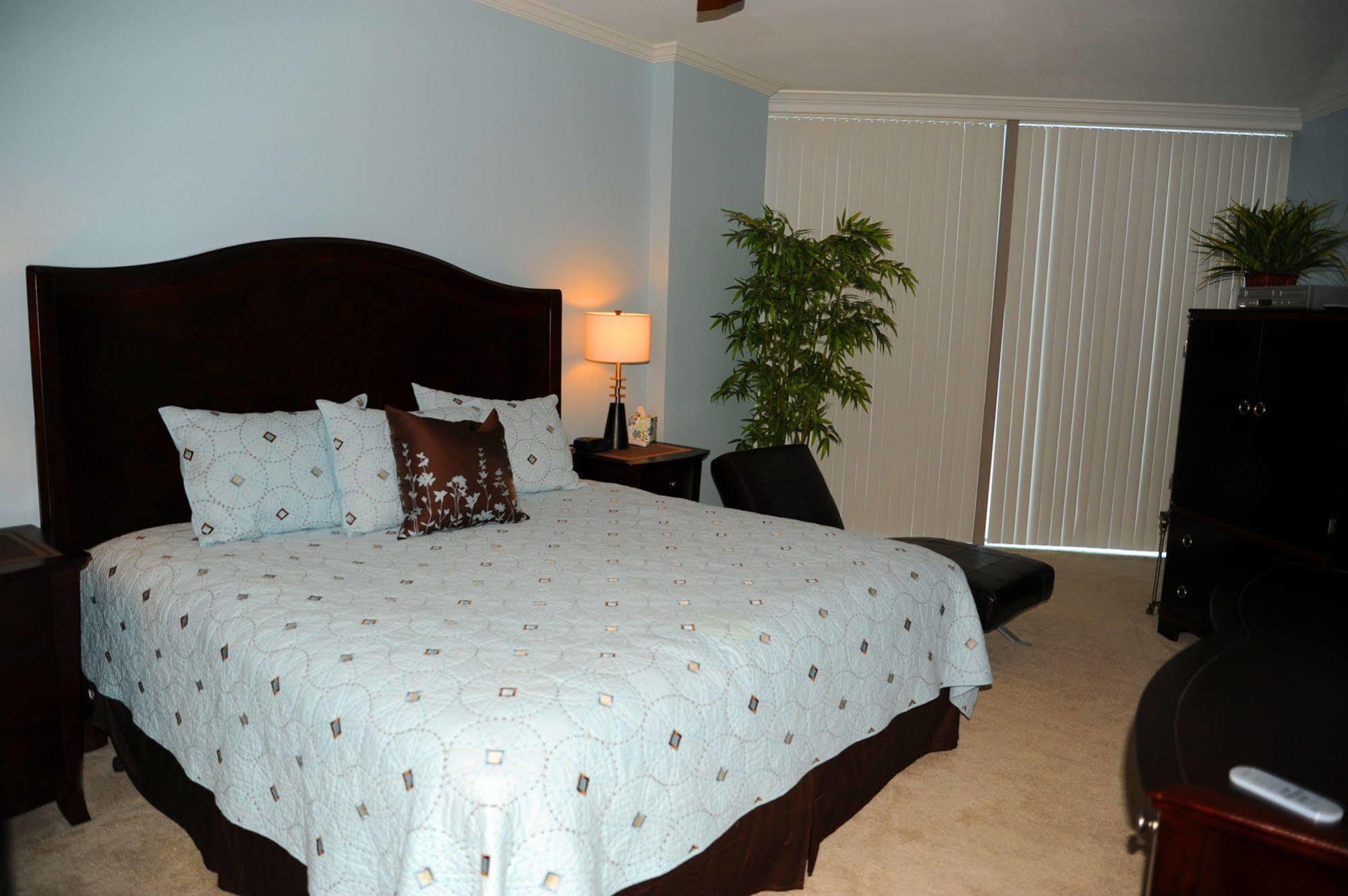 Sea Breeze Condominium Resort 比洛克西 外观 照片